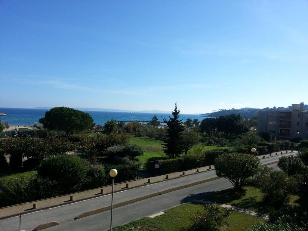 Appartement Bormes-les-Mimosas Esterno foto